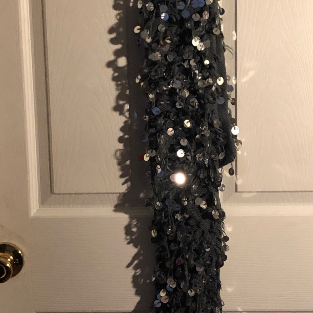 Scarf - Picture 3 of 4